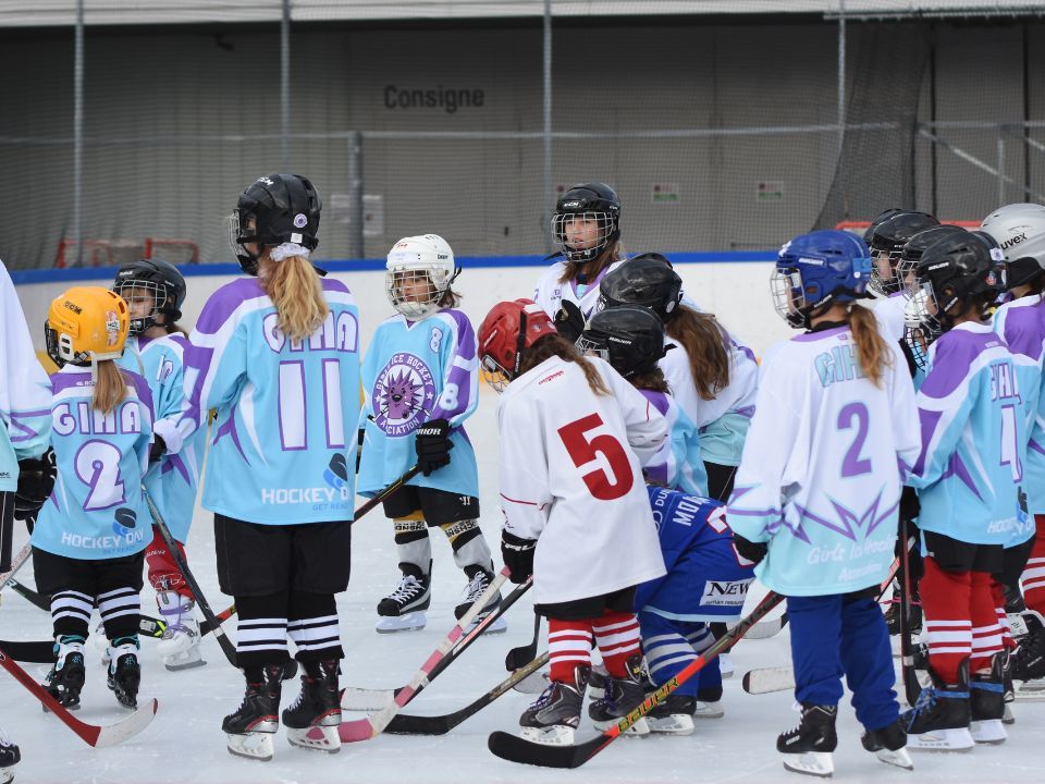 &copy; Girls Ice Hockey School